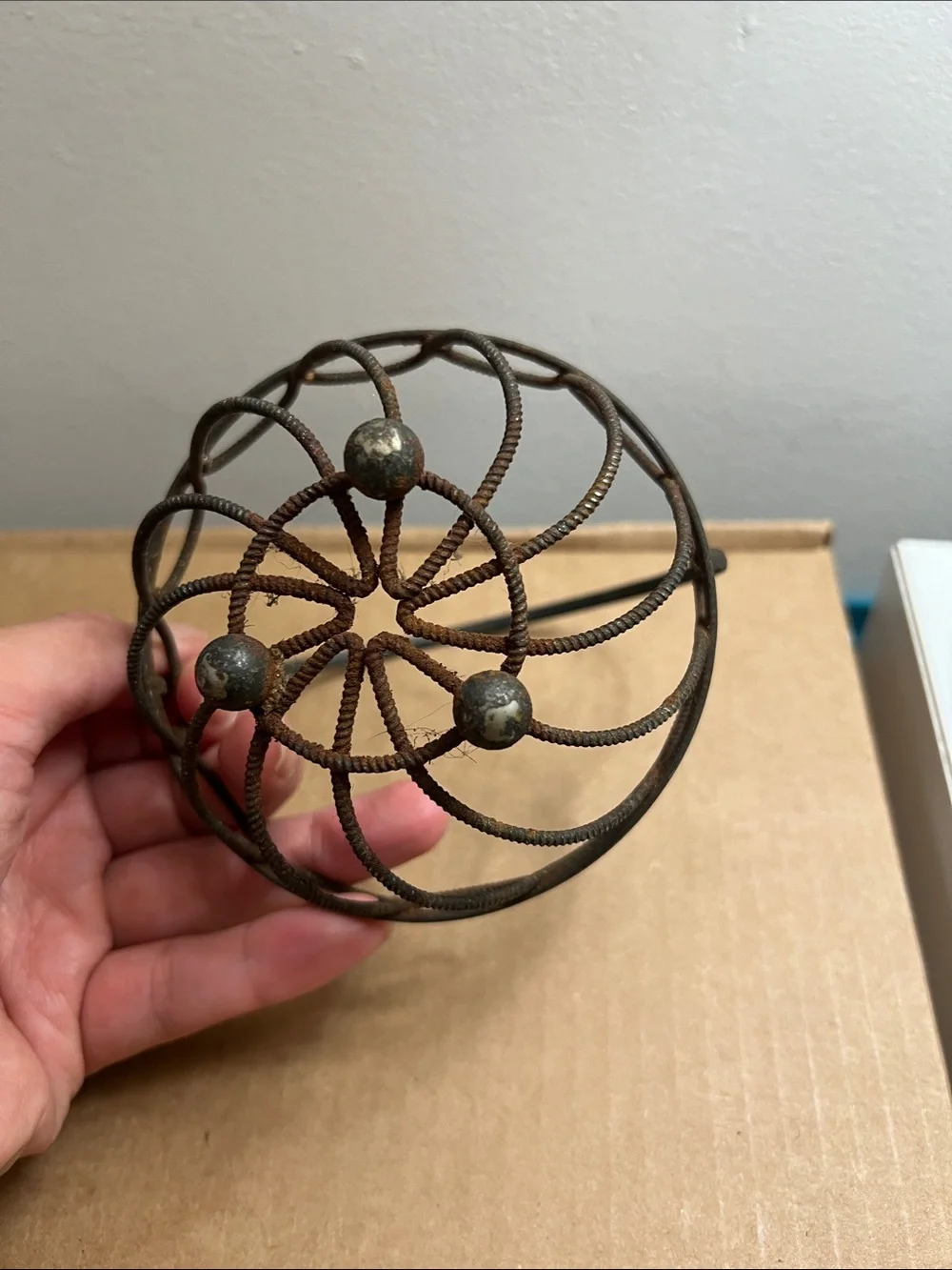 Rustic (Rusted) Metal Wire Accent Basket - VTGAntique/Needs Cleaning